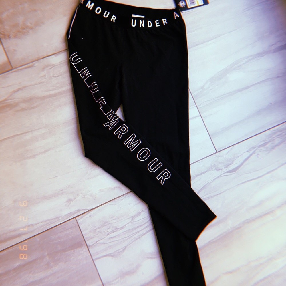 Under armour leggings.